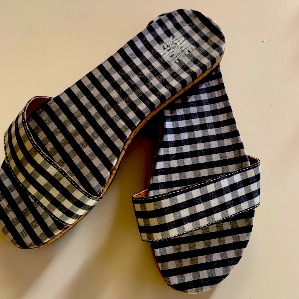 Jane and The Shoe - Flats